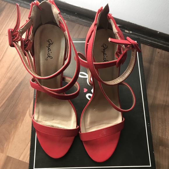Qupid Red Strappy Heel (Size 10) - Picture 4 of 5